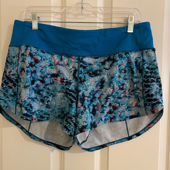 lululemon athletica Pants - Lululemon shorts size 10 excellent condition